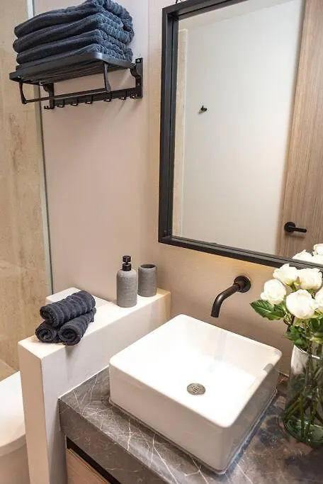 *Private Rooftop Pool* 5 Min Walk To Beach 5Bdr Villa Cancun