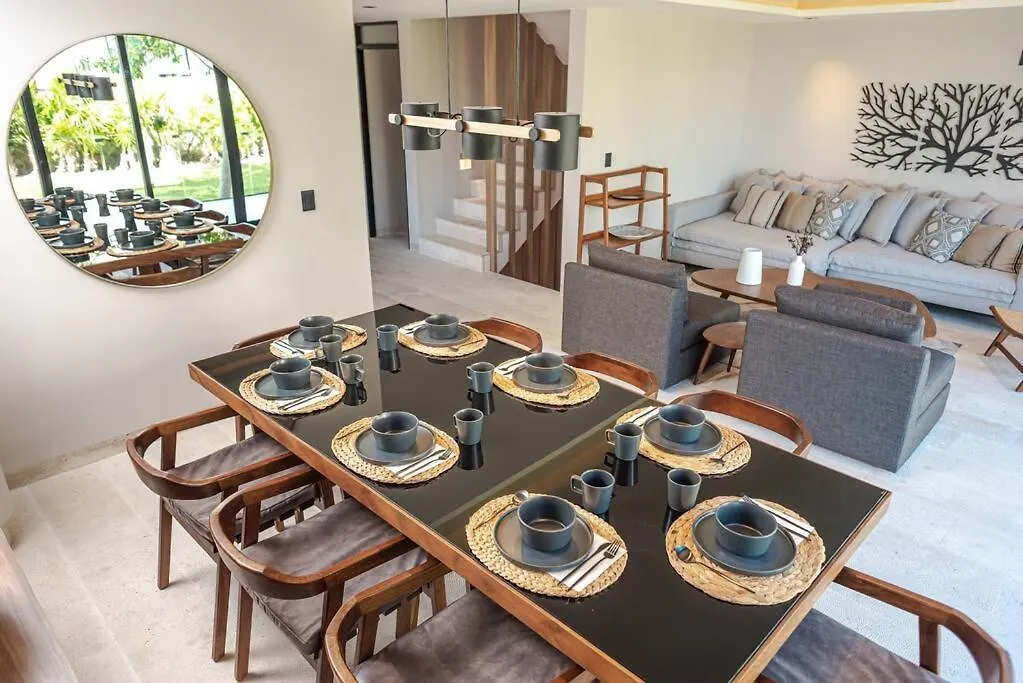 *Private Rooftop Pool* 5 Min Walk To Beach 5Bdr Villa Cancun