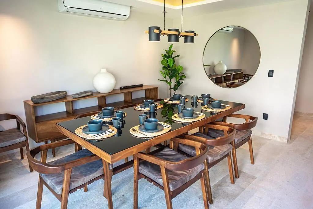 *Private Rooftop Pool* 5 Min Walk To Beach 5Bdr Villa Cancun