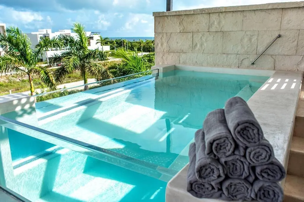 *Private Rooftop Pool* 5 Min Walk To Beach 5Bdr Villa Cancun 0*,  Mexico