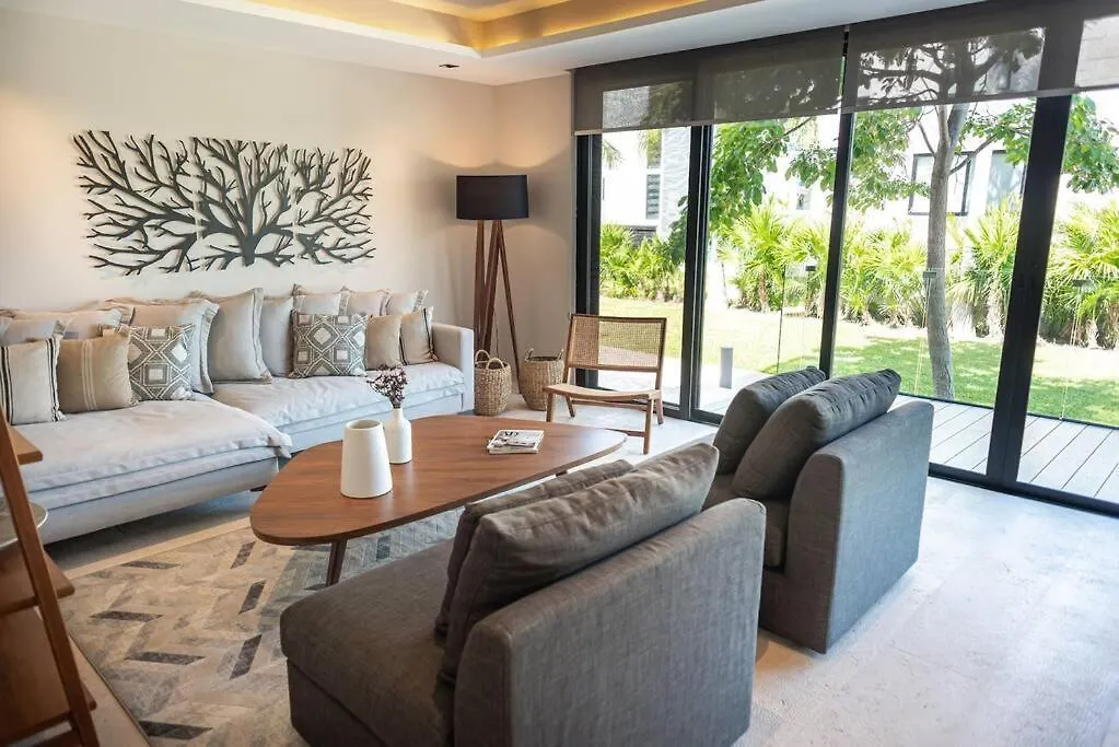 *Private Rooftop Pool* 5 Min Walk To Beach 5Bdr Villa Cancun